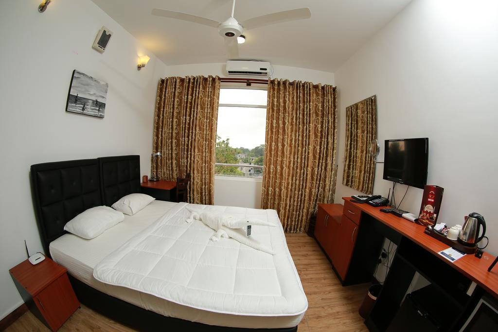 Kdu Hotel Boralesgamuwa Dış mekan fotoğraf